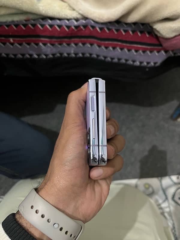 z flip 4 512gb doted location muzaffargarh 2