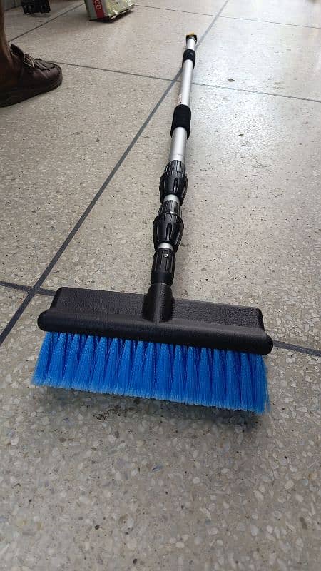 Solar Cleaning Brush 1