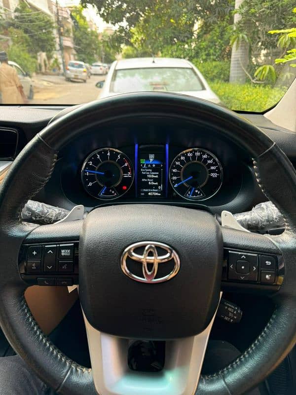 Toyota Fortuner V 2020 6