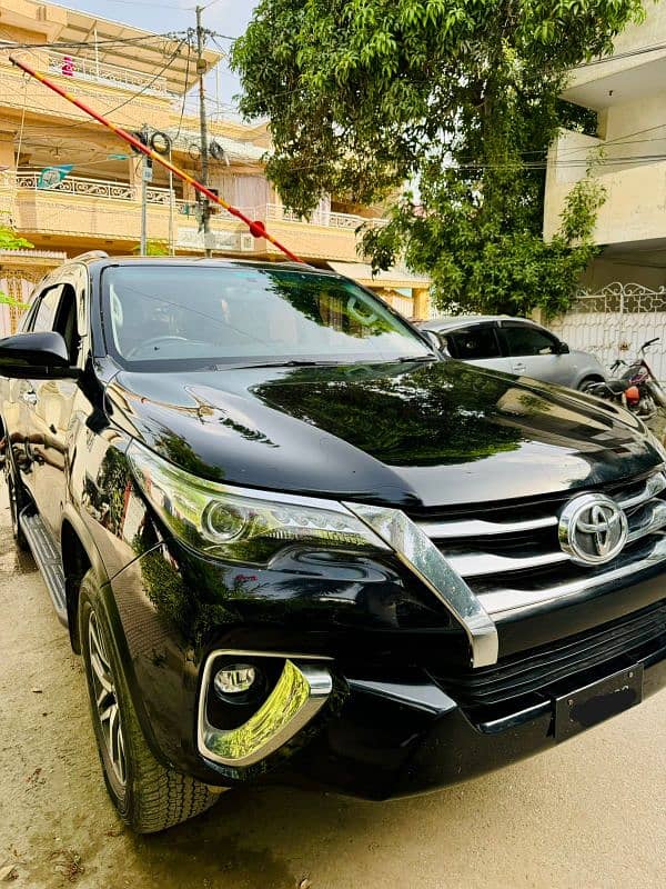 Toyota Fortuner V 2020 7