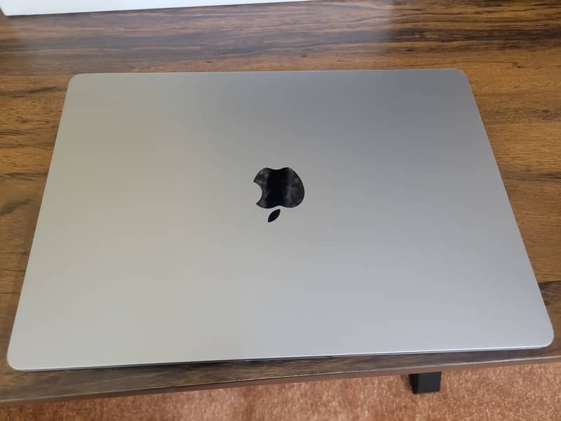 Orignal MacBook Air M2 8/256 GB 15 Inch 4