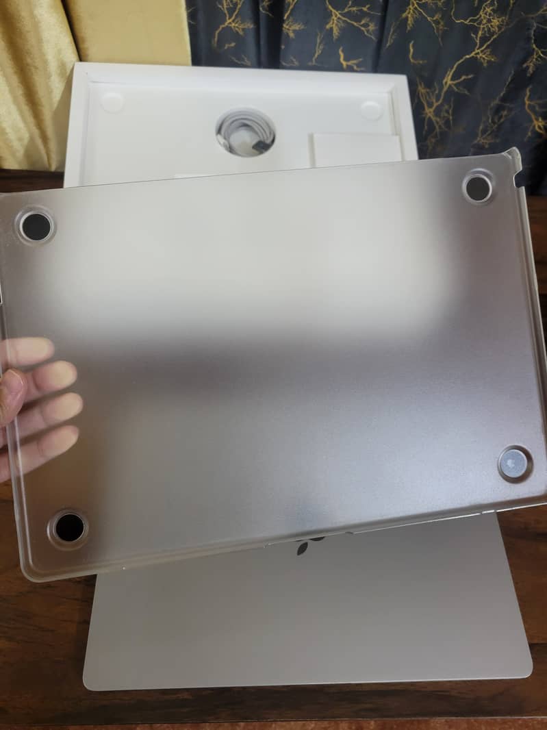 Orignal MacBook Air M2 8/256 GB 15 Inch 11