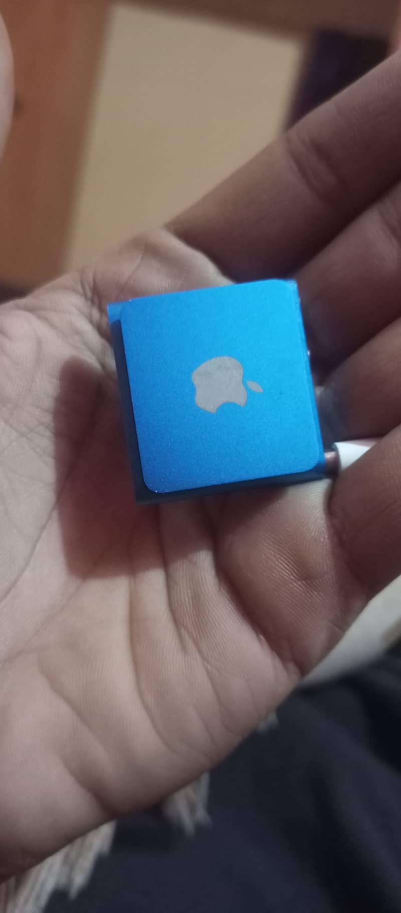 Apple ipod shuffle 2GB (BLUE) 6