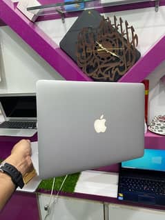 APPLE MACBOOK AIR 2017 i7 |13 inc 10/10 Us import|WhatsApp 03215984936