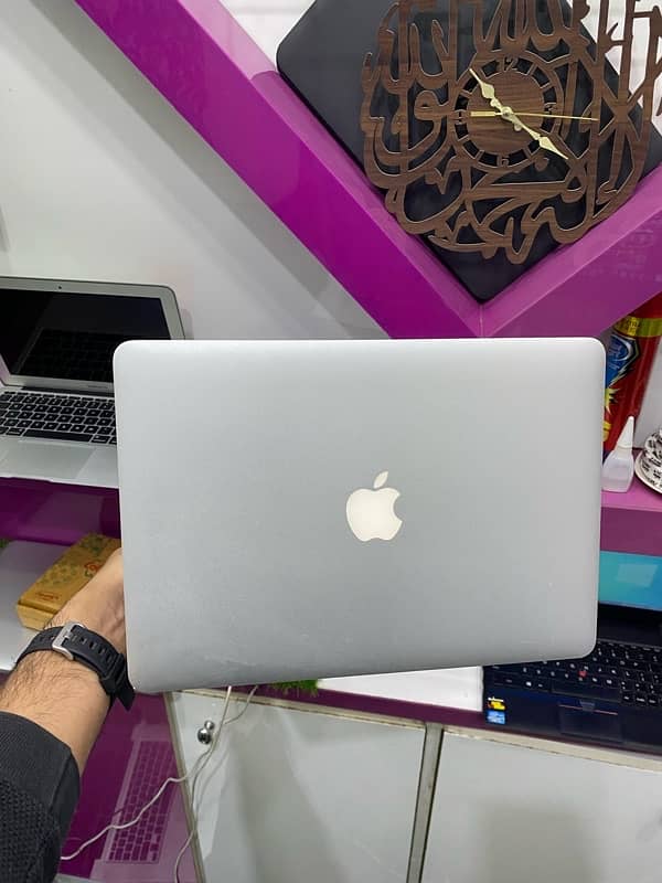 APPLE MACBOOK AIR 2017 i7 |13 inc 10/10 Us import|WhatsApp 03215984936 2