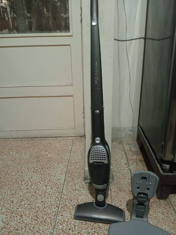 Chargeable Vacuum Cleaner 2