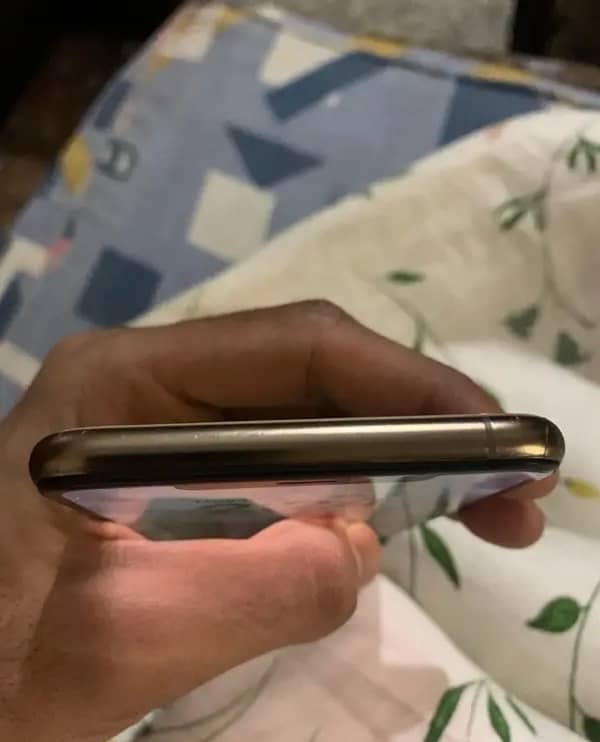 iphone xsmax 256gb pta approved 5