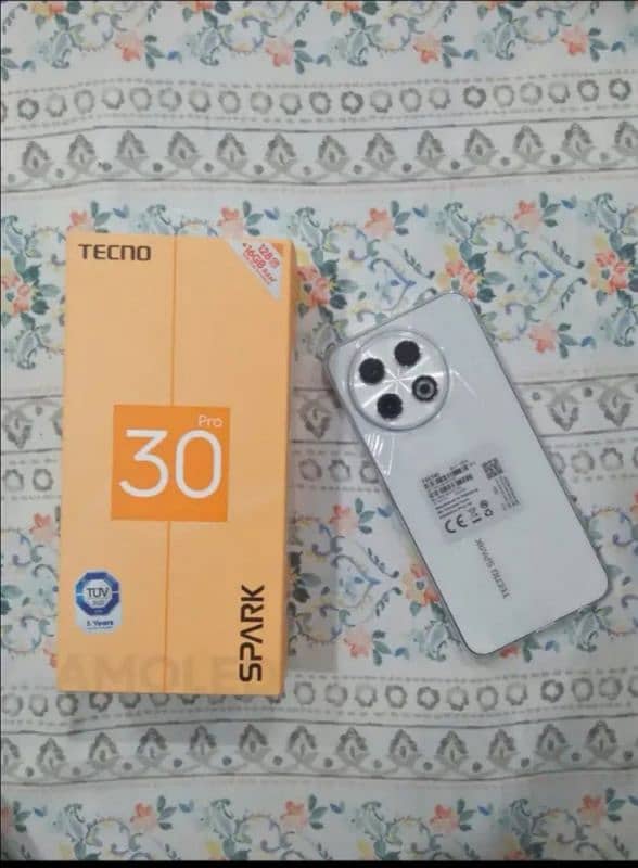 spark 30 pro 1