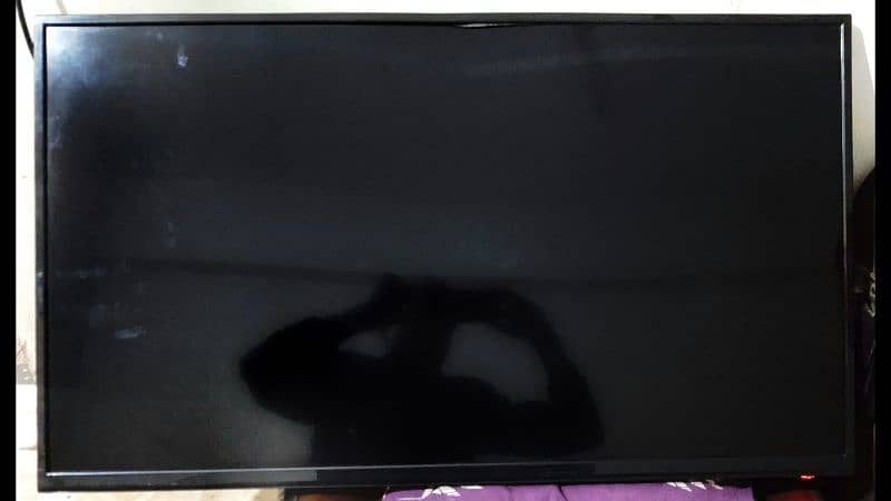 Sony ki LCD ha 42inch ki ha smart nahi hai Sadi hai lcd pack ha 3