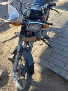 100 % OK BIKE KOI kam nai h lo or chalo 03366137891 rs 62000