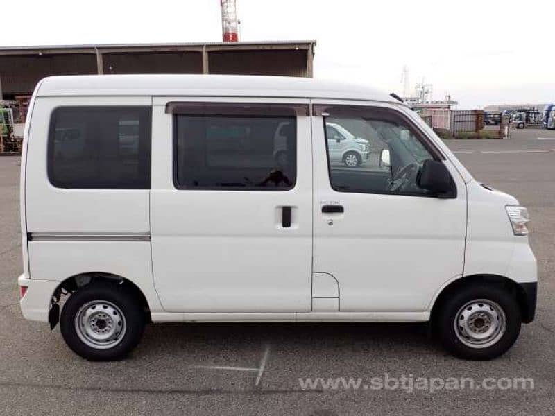 Daihatsu Hijet 2019 6