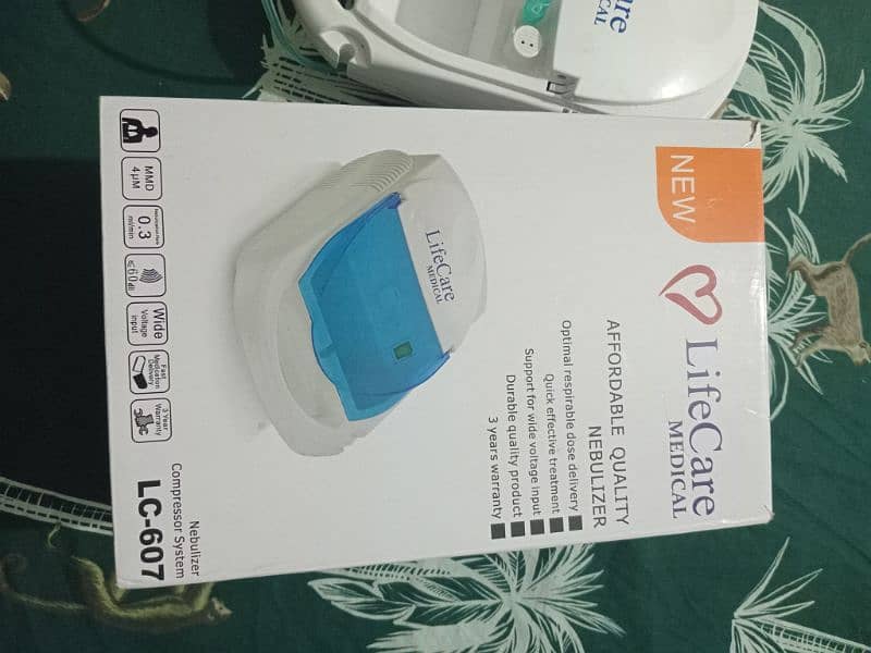 nebulizer machine only one month used. . condition 10/10 1