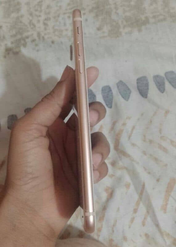 iPhone 8 plus chalne mein okay hai 3