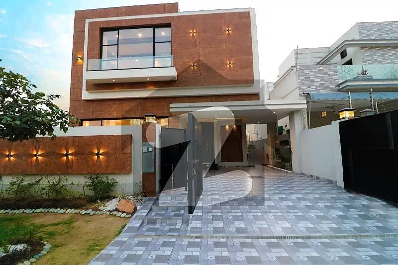 Prime Location 10 Marla Modern House Available For Rent In DHA Phase 7 Lahore 0