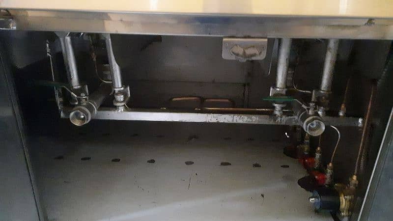 Fryer counter nd Salamandar 2