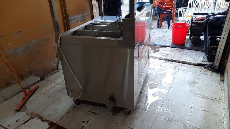 Fryer counter nd Salamandar 3