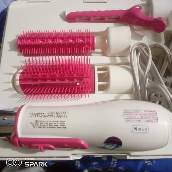 Hitachi Hair dryer 0