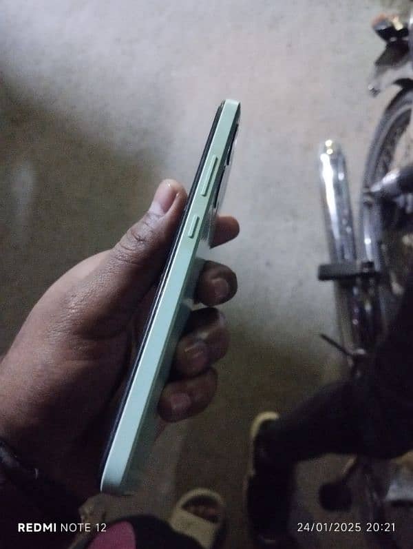 infinix smart 7(4/128 storage hai 3