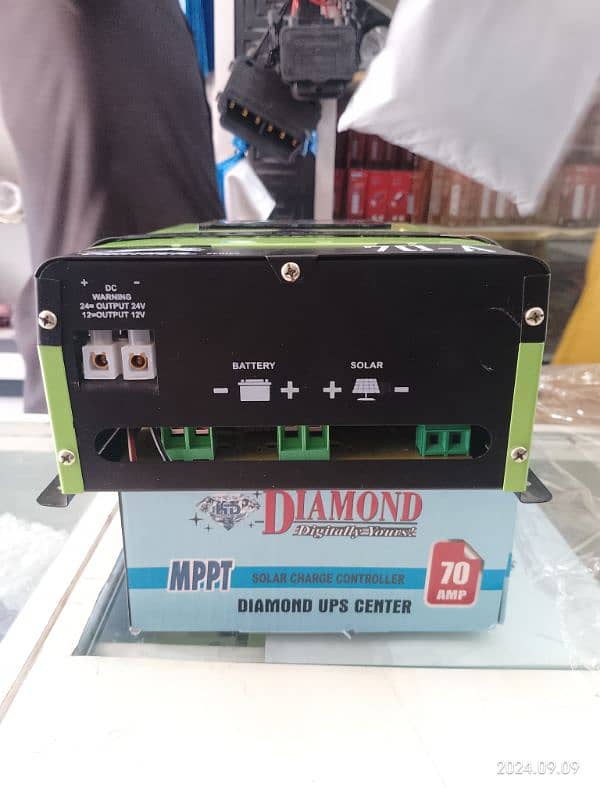 70 ampere hybrid mppt solar charge controller 2