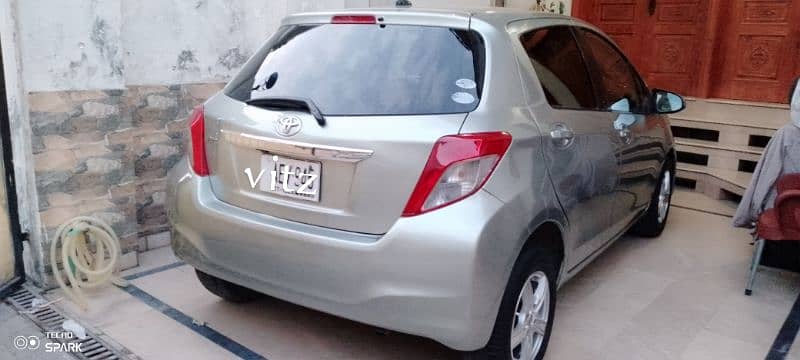 Toyota Vitz 2011 5