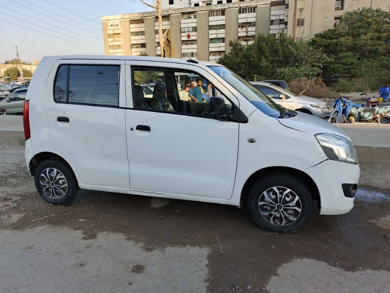 Suzuki Wagon R 2019 1