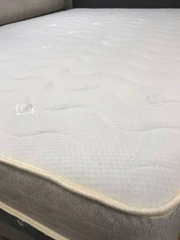 10/9 conidion Used Spring Mattress Full Size Urgent Sale Fix price 1