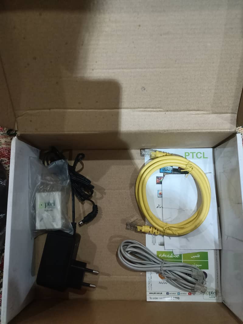 Wireless Modem, Bas box open hai new brand hai 2