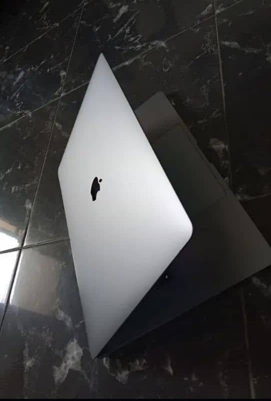 Macbook Pro 2019 Core i9 16 Inch 16GB 1TB 3