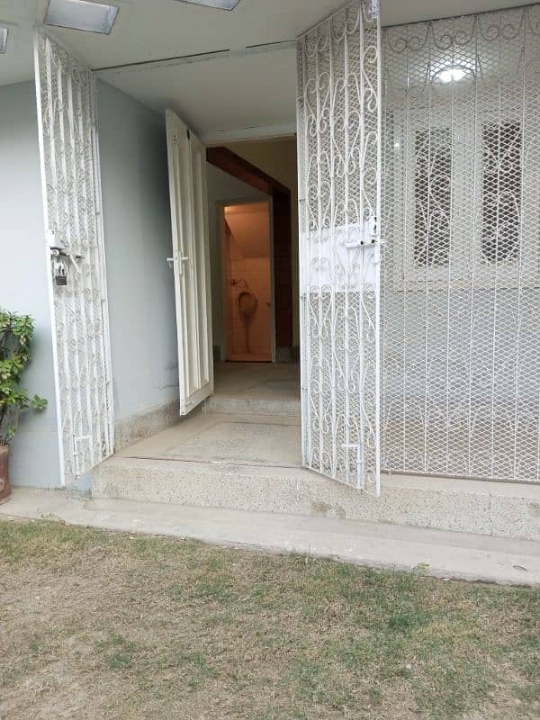 COMMERCIAL PORTION AVAILABLE FOR RENT AT PRIME LOCATION OF N. NAZIMABAD 14