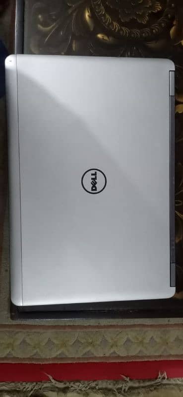 Dell latitude core i7 with original charger 0