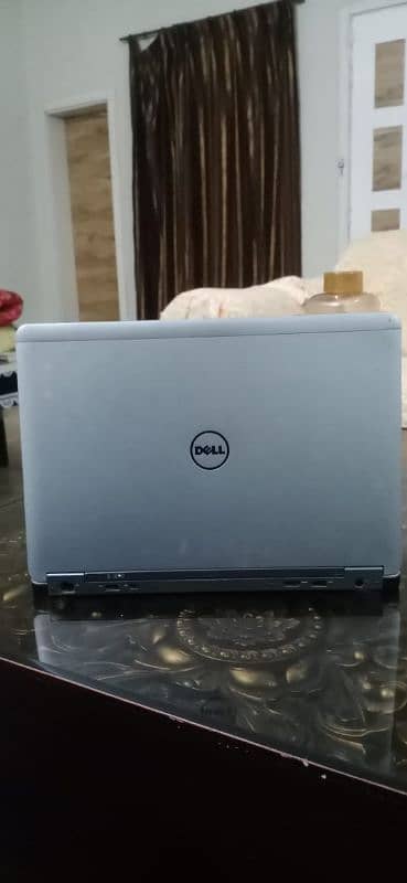 Dell latitude core i7 with original charger 3