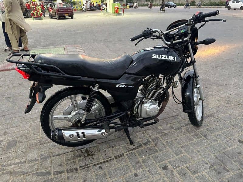 Suzuki bike GD 110 1