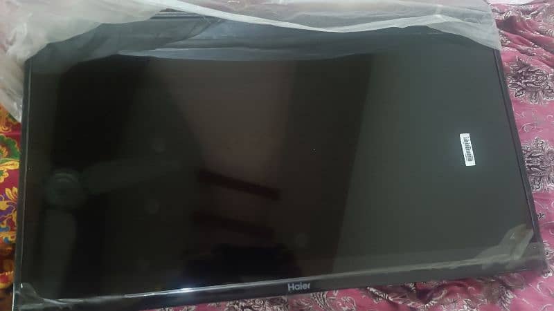 LCD barnd new 32 inch 5