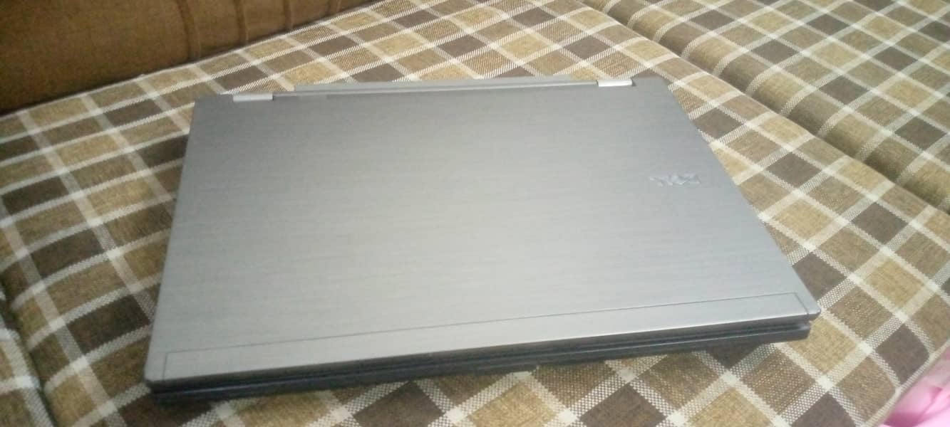 Dell Core i5 laptop, 6410 6gb, 160gb very less used last month bought 4