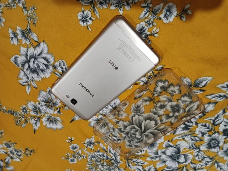 Samsung Mobile J7 Prime 1