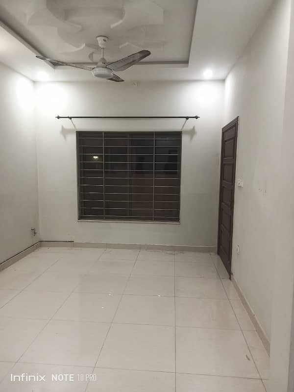 25*50 ground portion available for rent in G-11 real pics 1