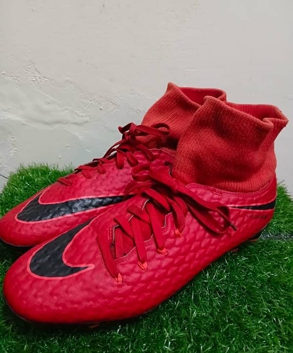 N*ke hyperve*n*m football shoes 0