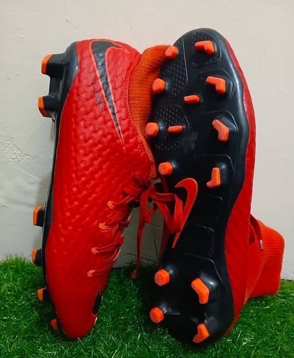 N*ke hyperve*n*m football shoes 2