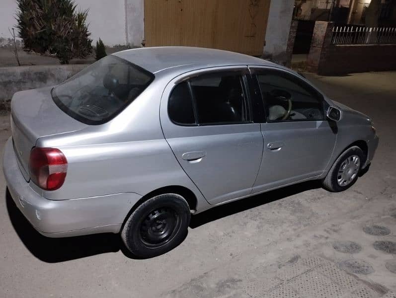 Toyota Platz 2001 3