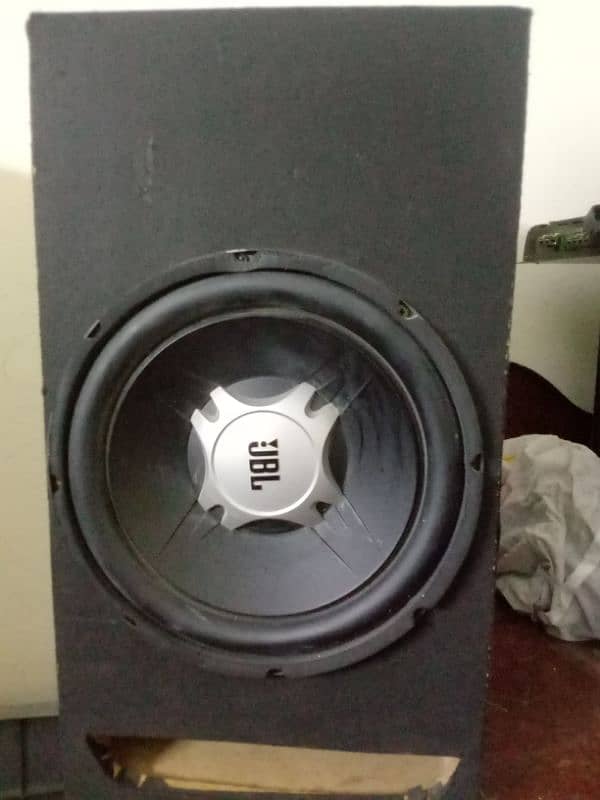 car speaker along with amplifier 0