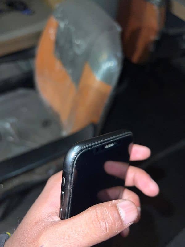 iphone 11 non pta for sale in karachi 6