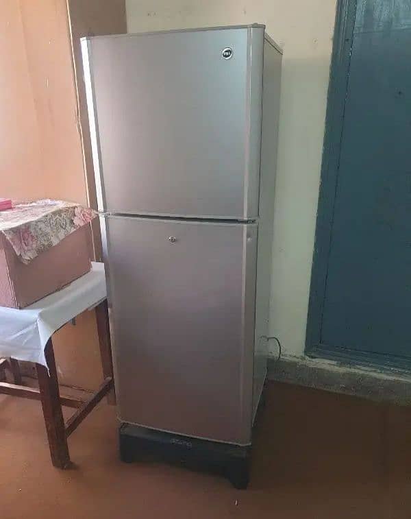 PEL Refrigerator New Condition 45000 0