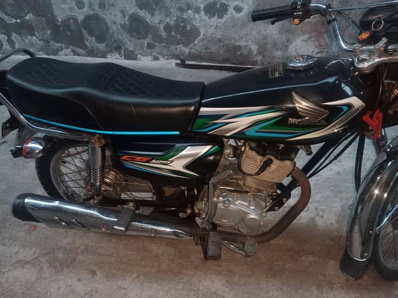 Honda CD 125 look like new 1