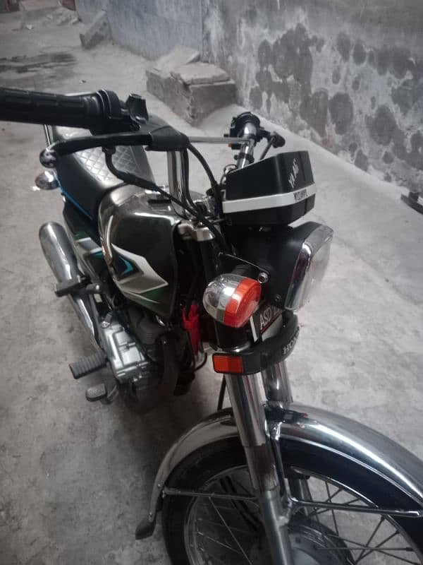 Honda CD 125 look like new 2