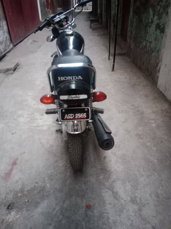 Honda CD 125 look like new 5