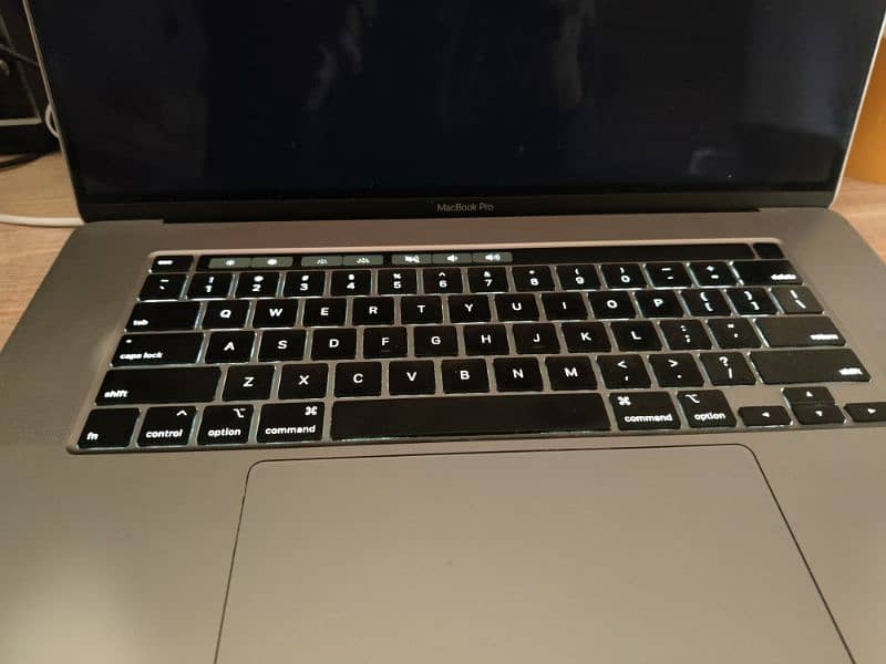 Macbook pro 2019 16Gb 1TB 3