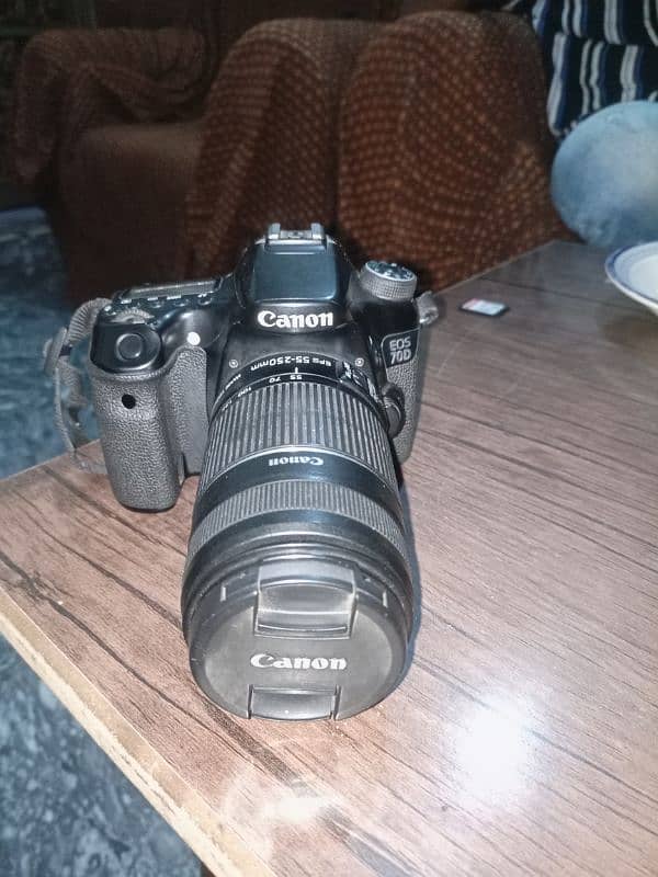 DSLR camera Canon D70 with 2 lines 18/55mm and 250mm 0