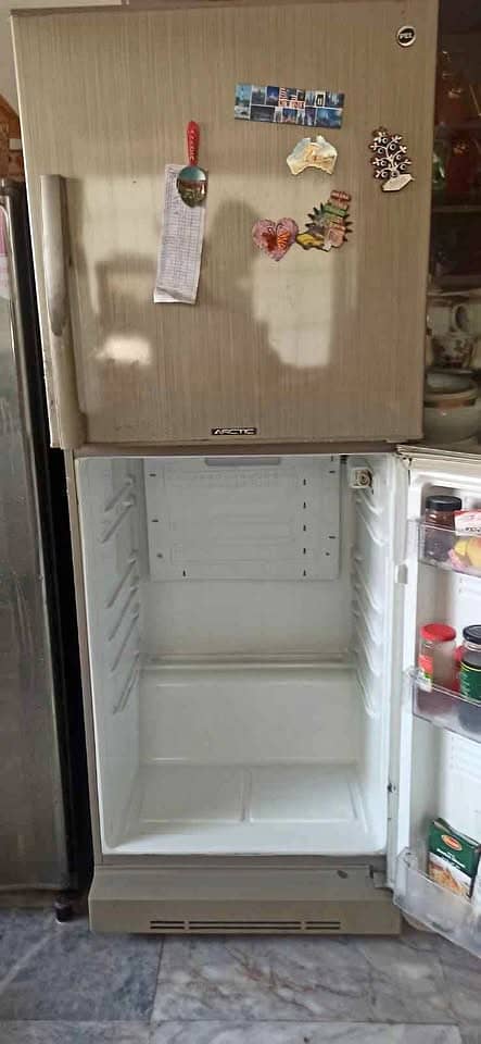 PEL Refrigerator & Dawlance Freezer for Sale -Alag prices hain dono ki 1