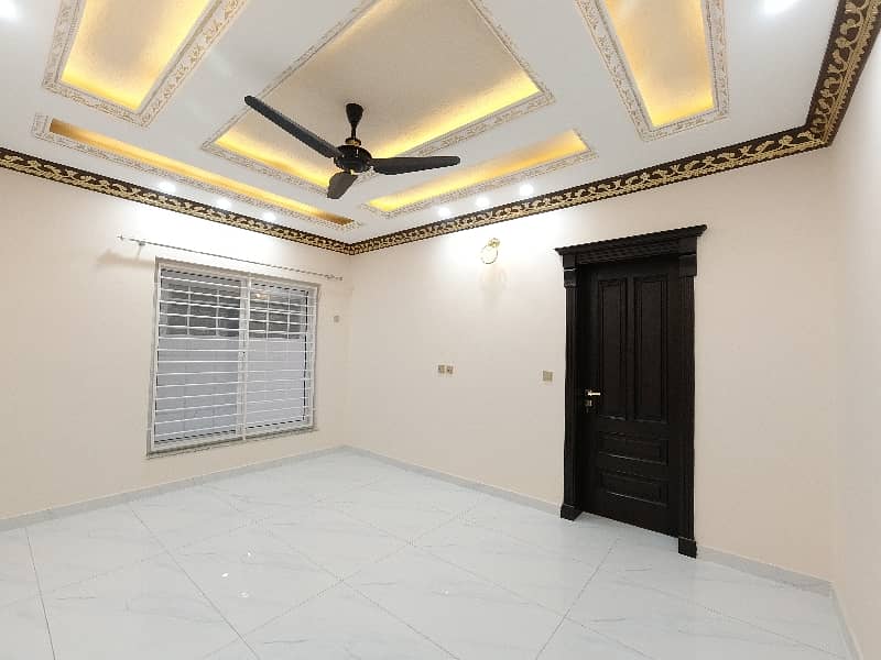 1 Kanal Spacious House Available In G-13/2 For sale 15