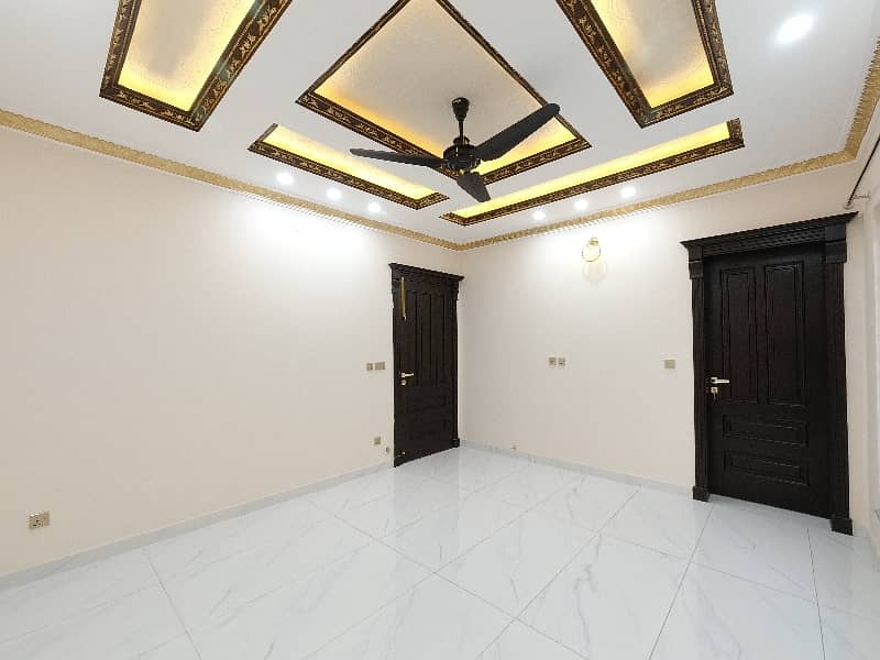 1 Kanal Spacious House Available In G-13/2 For sale 22